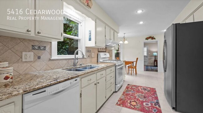 Building Photo - 5416 Cedarwood Dr