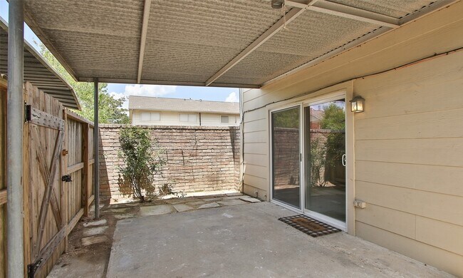 Building Photo - 14641 Perthshire Rd