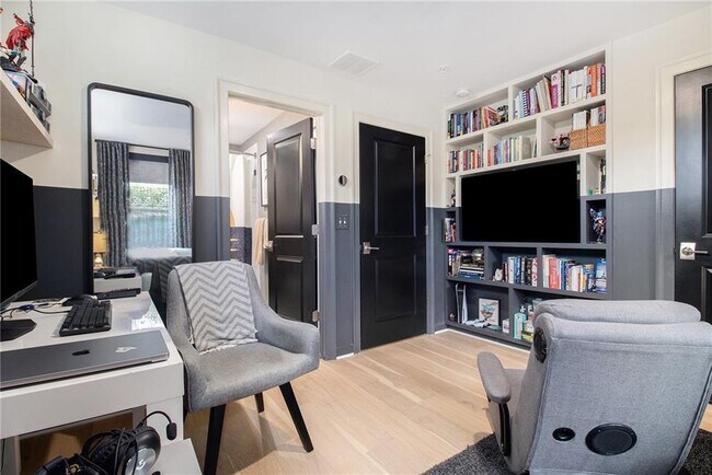 Building Photo - 395 Pratt Dr SE