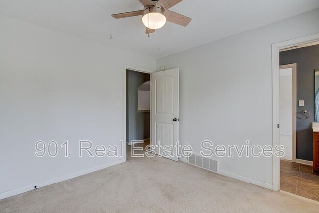 Building Photo - 7827 Anna Calla Way