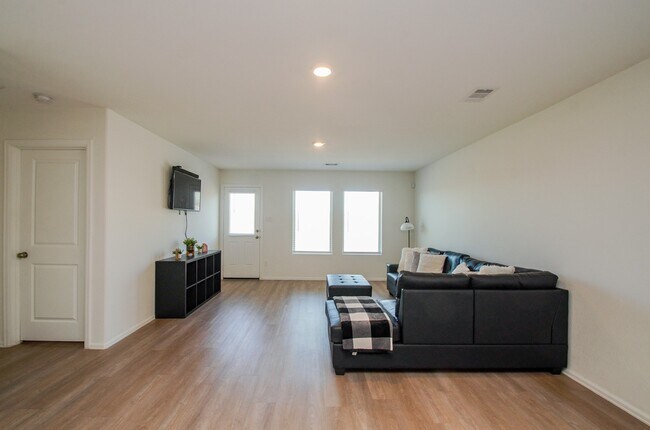 Building Photo - 4355 Palmetto Grv Ln