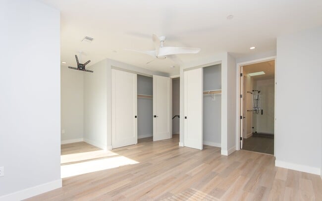 Building Photo - Want to live in the Carlsbad Village!