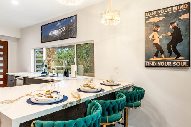 Building Photo - 1400 N Orange Dr