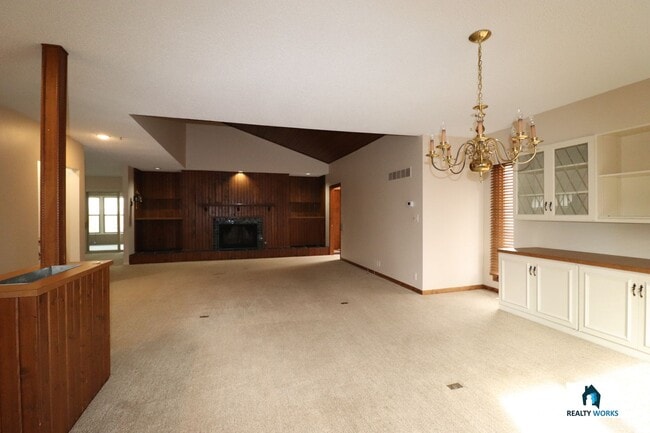 Building Photo - Amazing 2 bed Home!