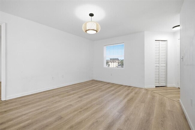 Building Photo - 3038 Parkway Blvd