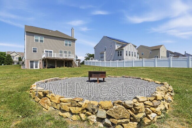 Building Photo - 371 Lookout Mountain Ct