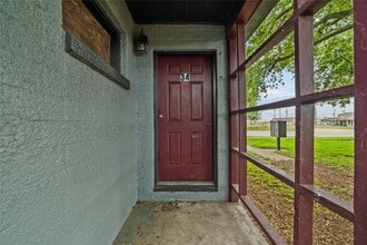 Building Photo - 826 3rd Ave N