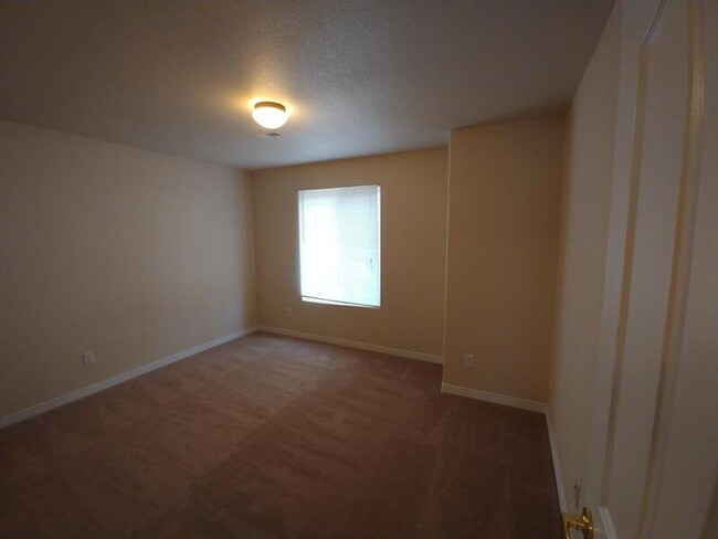 Building Photo - 1415 Madison Ridge Heights