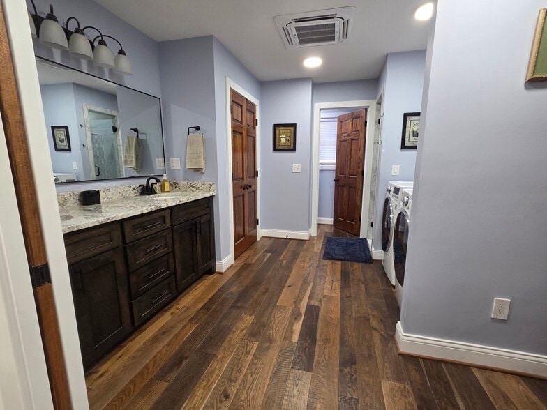 On-suite master bath - 316 S 82nd St