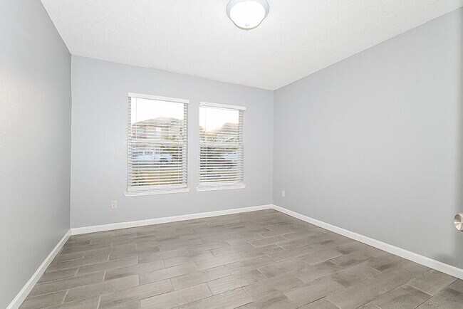 Building Photo - 1220 Carberry St