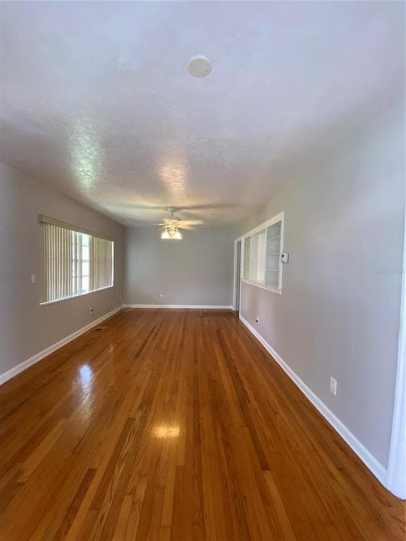 Building Photo - 1044 N Bumby Ave