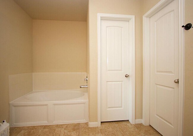 Building Photo - 9326 Limestone Ranch Ln