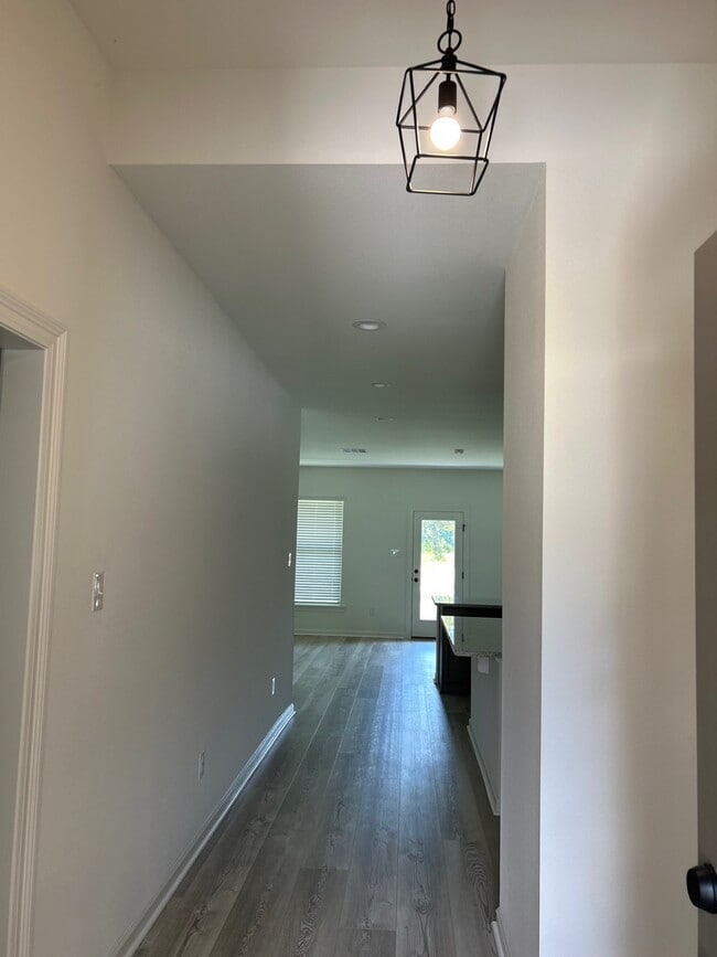 Building Photo - 41366 Rosewood Ln