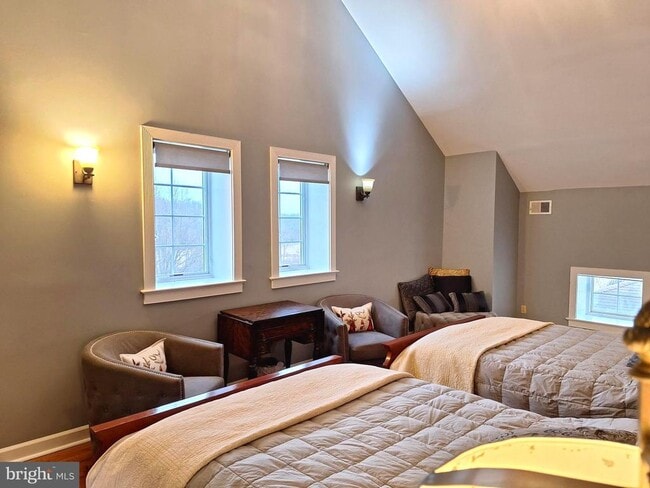 Building Photo - 2254 Winchester Rd