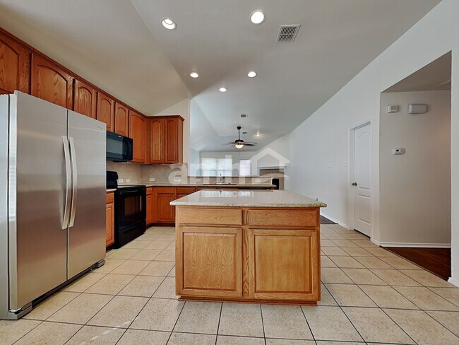 Building Photo - 1101 Johnson City Ave