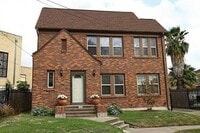 Building Photo - 1915 Cleburne St