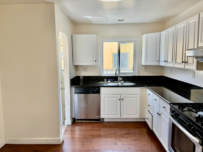 Building Photo - 5846 Haas Ave
