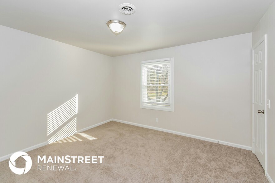 Building Photo - 4044 Elizabeth Dr