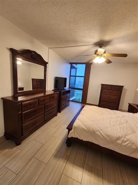 Building Photo - 20379 W Country Club Dr