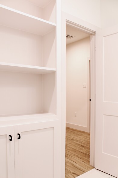 Building Photo - 12204 Hairston Cir