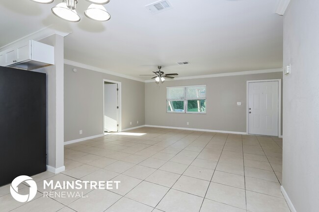 Building Photo - 266 SW Voltair Terrace