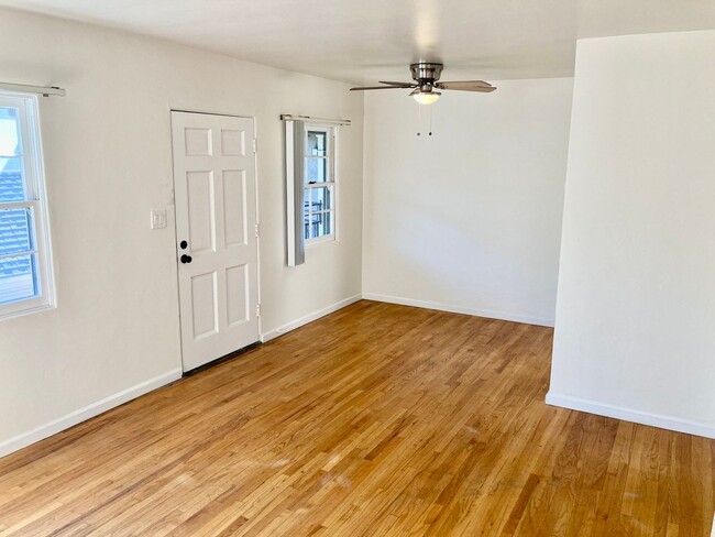 Building Photo - 1 Bedroom 1 Bath Hillcrest/ Bankers Hill