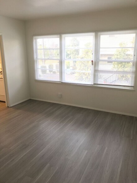Interior Photo - 2419 S Baldwin Ave