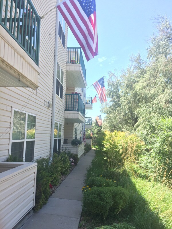 Back yard and walking path - 100 21st Ave