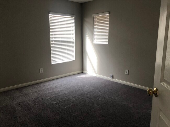 Building Photo - 8192 Blue Hope Diamond Ln