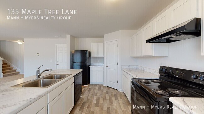 Building Photo - 135 Maple Tree Ln