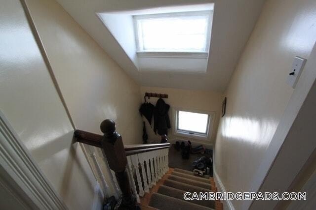 Building Photo - 1539 Cambridge St