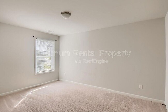 Building Photo - 244 Stonecreek Bnd