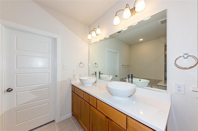 Building Photo - 3517 Iron Horse Dr