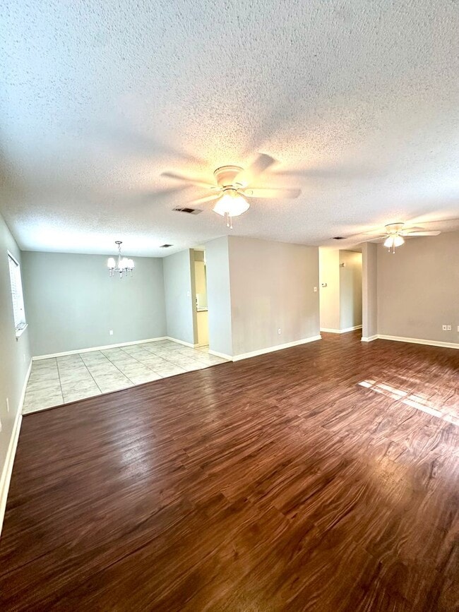 Building Photo - 3BR 2BA Jason Dr. Denham Springs