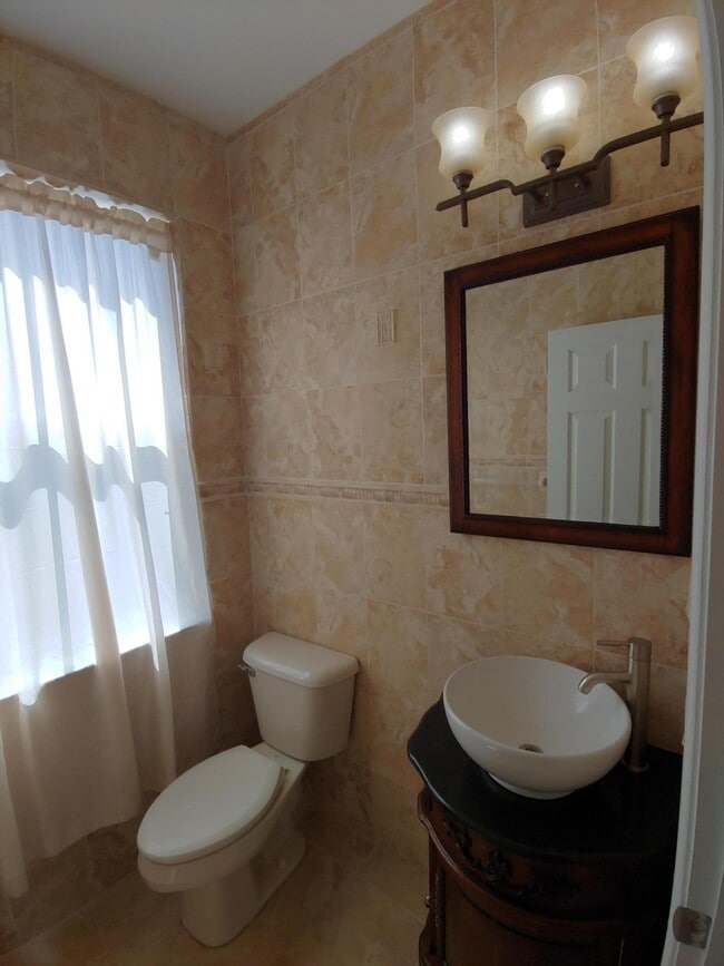 Building Photo - 3106 Shoma Dr