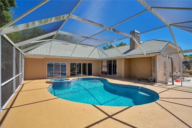 Building Photo - 6719 Fairway Cove Dr