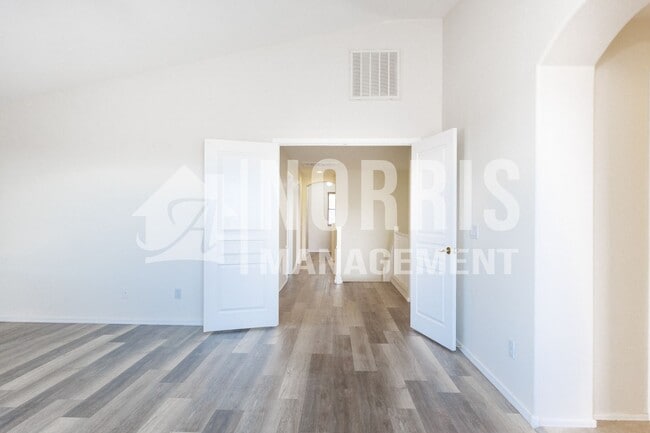 Building Photo - Beautiful Two Story Home Available Now!