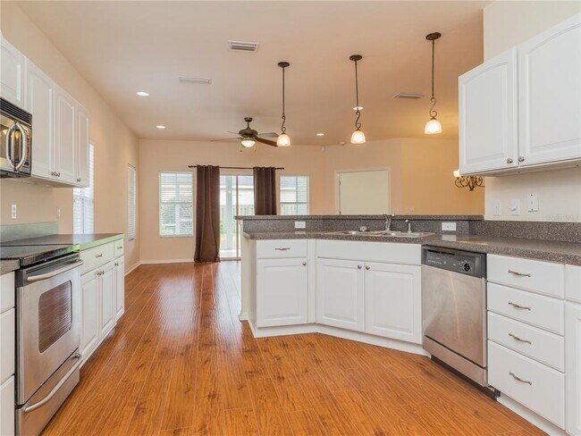 Building Photo - 7595 SW 84th Dr