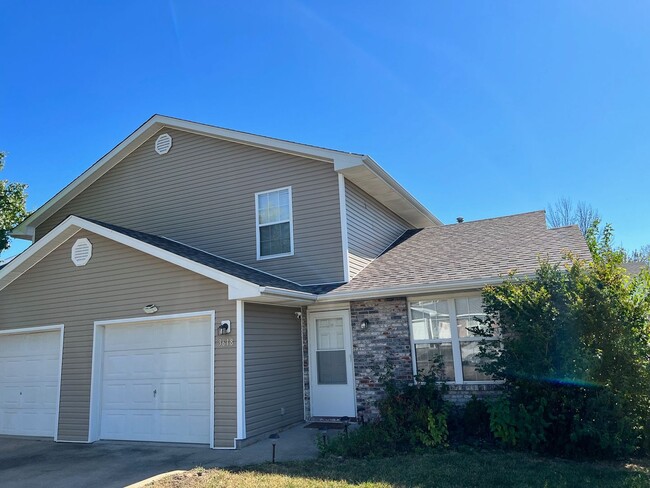 Building Photo - 3616-3618 Pimlico Dr