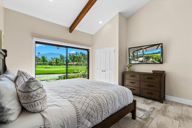 Building Photo - 48731 San Vicente St