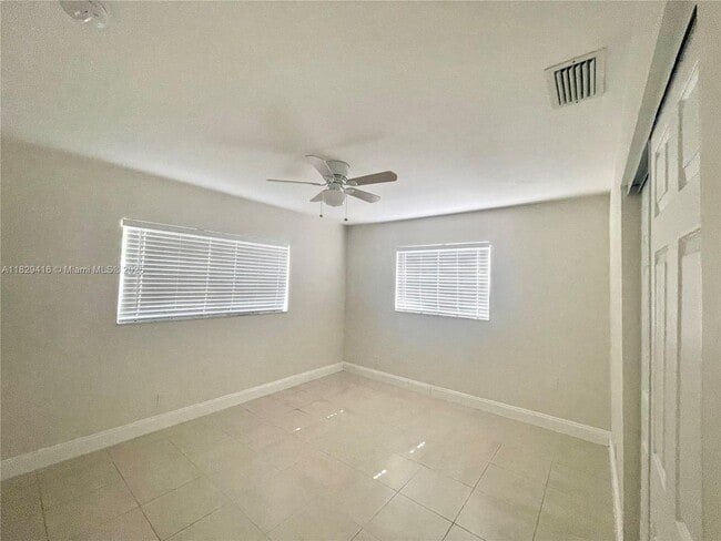 Building Photo - 10400 NW 5th Ct