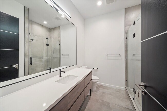 Building Photo - 2438 Carriage Lamp Ln