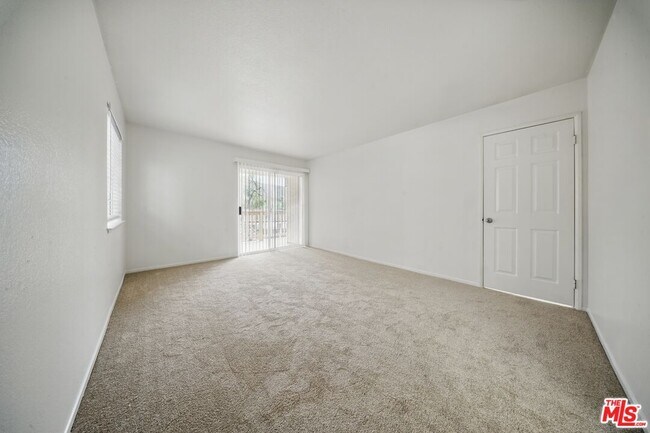 Building Photo - 5744 Oak Bend Ln