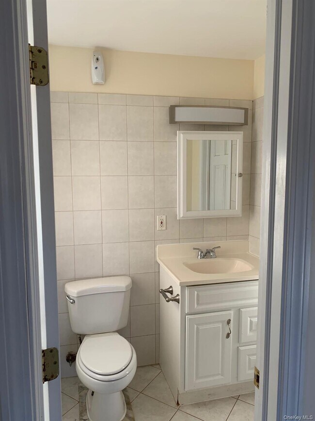 Building Photo - 51 Schneider Ave