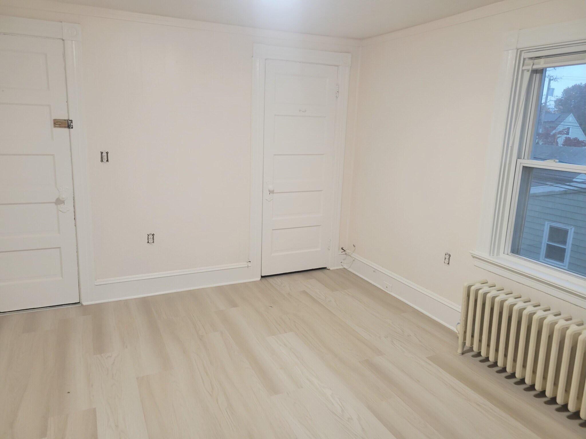 Building Photo - 293 Grove Ave