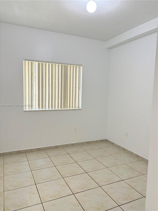 Building Photo - 7360 NW 114th Ave