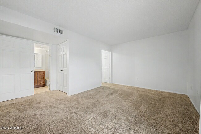 Building Photo - 709 S Power Rd