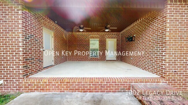 Building Photo - 1002 Legacy Dr