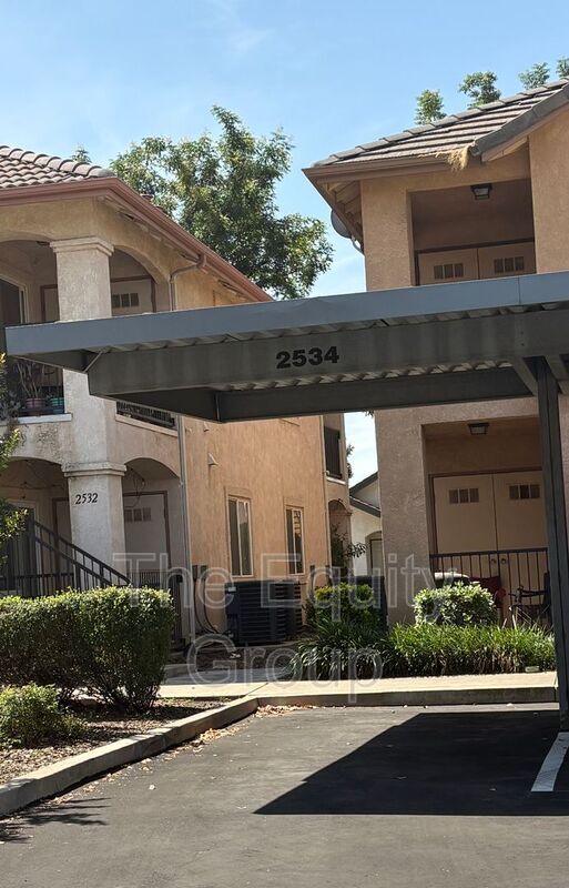 Building Photo - 2534 W Oriole Ave