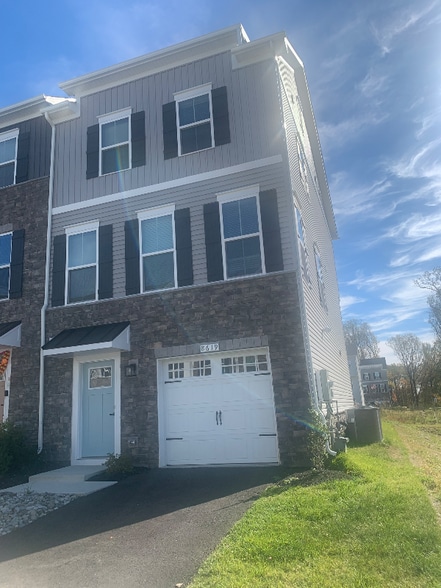 Building Photo - 8619 Asher Ct